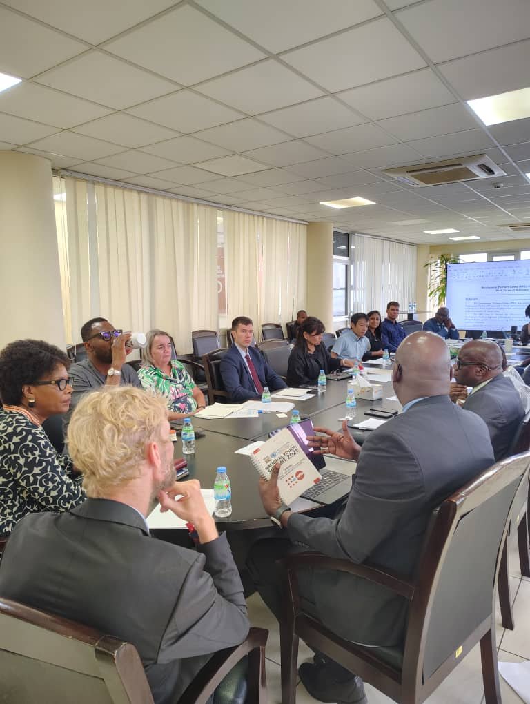 UNSierraLeone's tweet photo. The Development Partners Group (DPG) met today to discuss issues of common interest, including coordination, censu &amp; programme delivery. It was also an opportunity to send off outgoing @WorldBank country Manager Abdou Muwonge, who has also served as co-chair of the DPG. https://t.co/kAgydZ0sB6