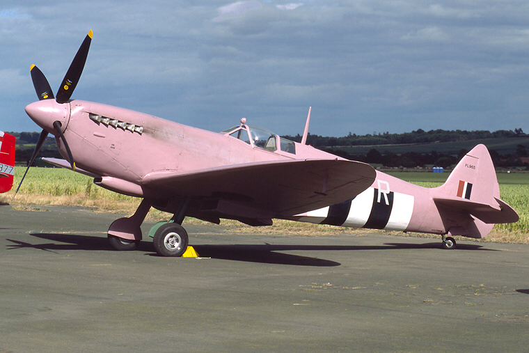 qaltilon's tweet photo. @madamadora_va @Loverism__ They even painted planes pink for early morning or evening recon missions. https://t.co/HNg5O7yFua