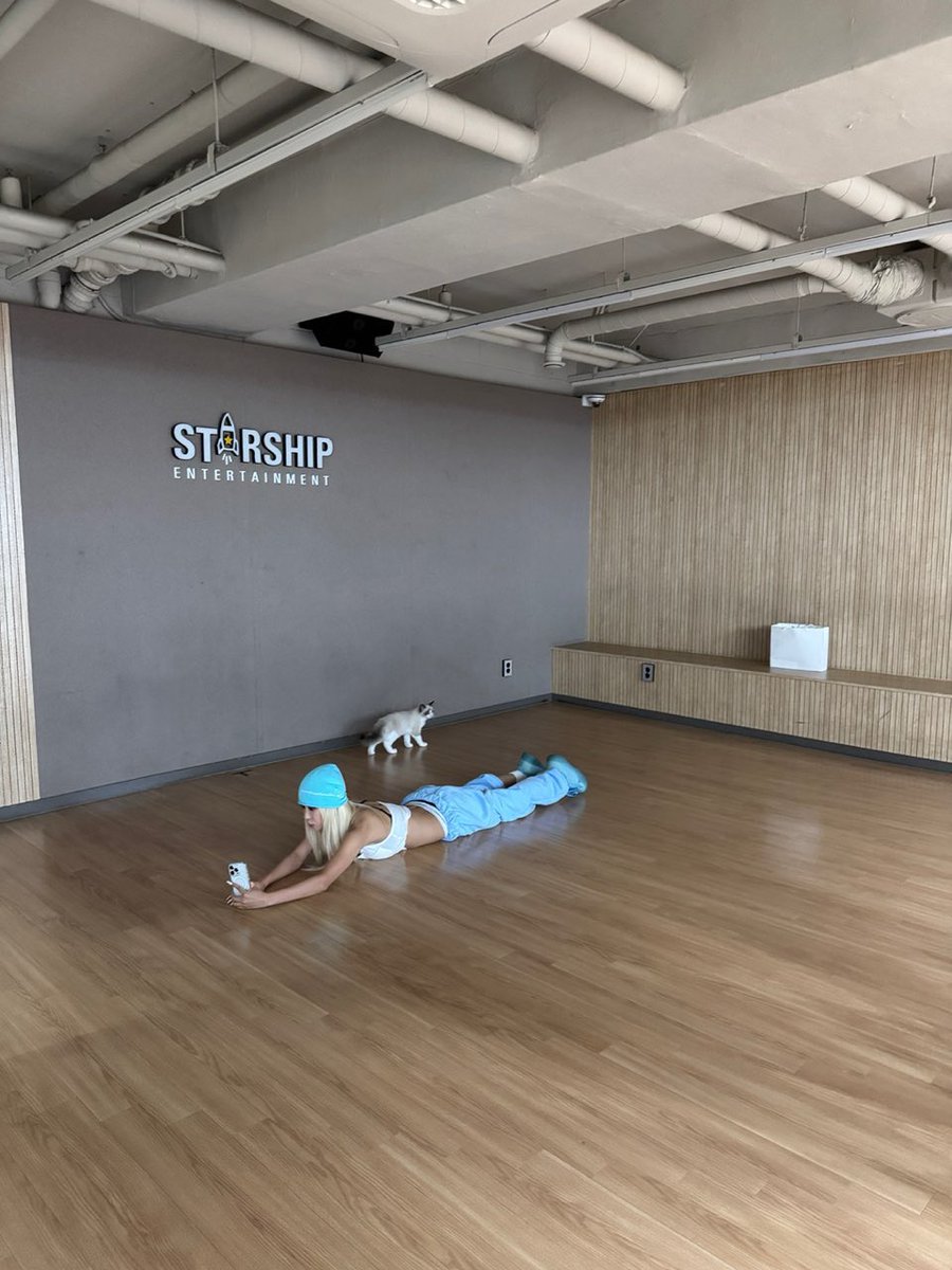 wujusphere's tweet photo. 📷 dayoung bubble
(260827 / 11:23 pm)

#다영 #우주소녀 #wjsn https://t.co/HyqGeuTOVW