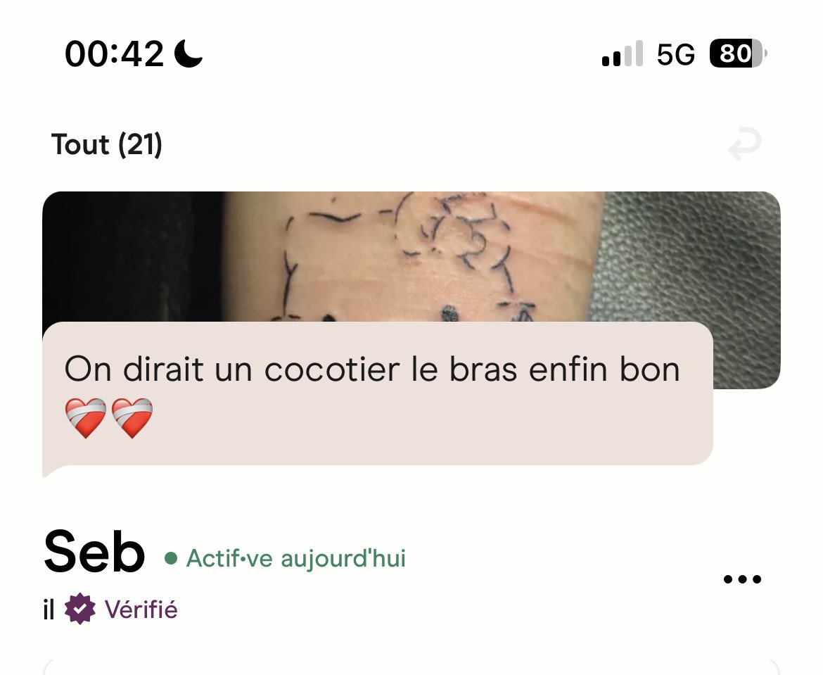 fivedegrees___'s tweet photo. j’arrête hinge https://t.co/wipG0TCil5