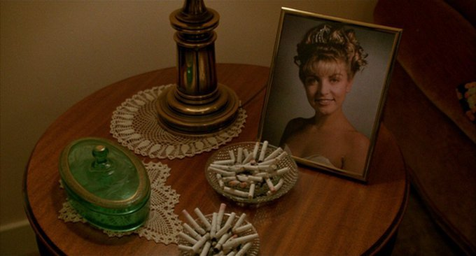 Gibboanxious's tweet photo. 34 years ago on this day, David Lynch's Twin Peaks: Fire Walk with Me opened in US theatres. https://t.co/BMg9HkCWN0