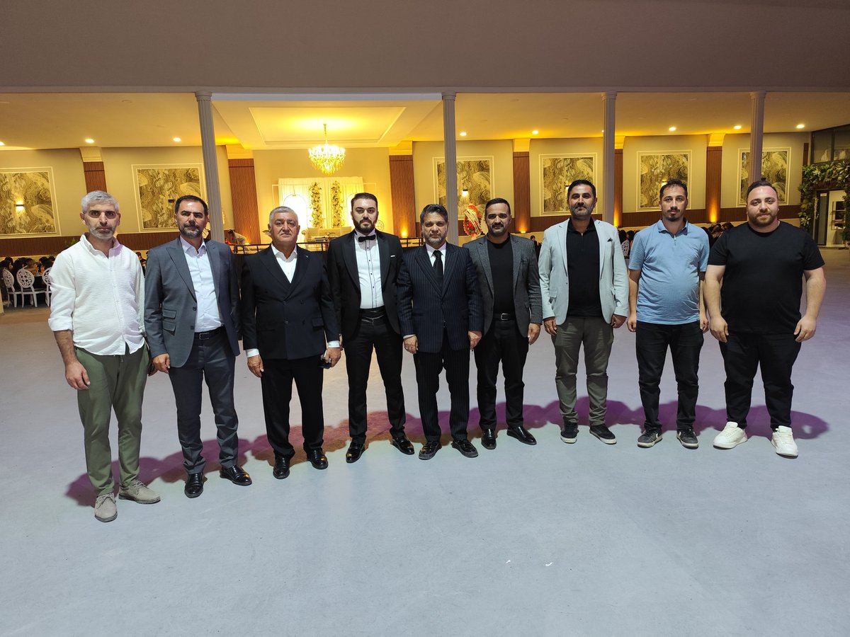 ipekyoluakparti's tweet photo. İlçe Başkanımız Sn. @YavuzKusanVan , yönetim kurulu üyelerimiz ve Gençlik Kolları Başkanımız Sn. Musab Ergül ile birlikte, Yönetim Kurulu Üyemiz Sn. Hazar Gencer’in düğün merasimine katılarak mutluluğuna ortak olduk
@abuyukgumus
@MustafaAlkayis
@Recep_ayd25
@ArvasAbdulahat https://t.co/MJwPuIiE0a