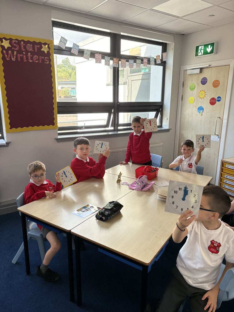 misscalderwps's tweet photo. We started with some revision of Time today! A little refresh about o’clock, quarter past, half past and quarter to 🕰️ https://t.co/vEyIpKehYG