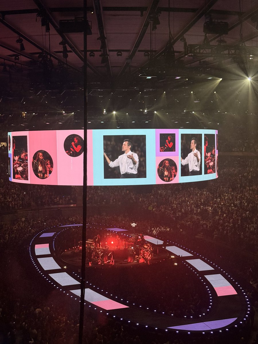 ItCantBeYou's tweet photo. @kikiprochko sec 216 row 3!! https://t.co/A2BBvOr5kr