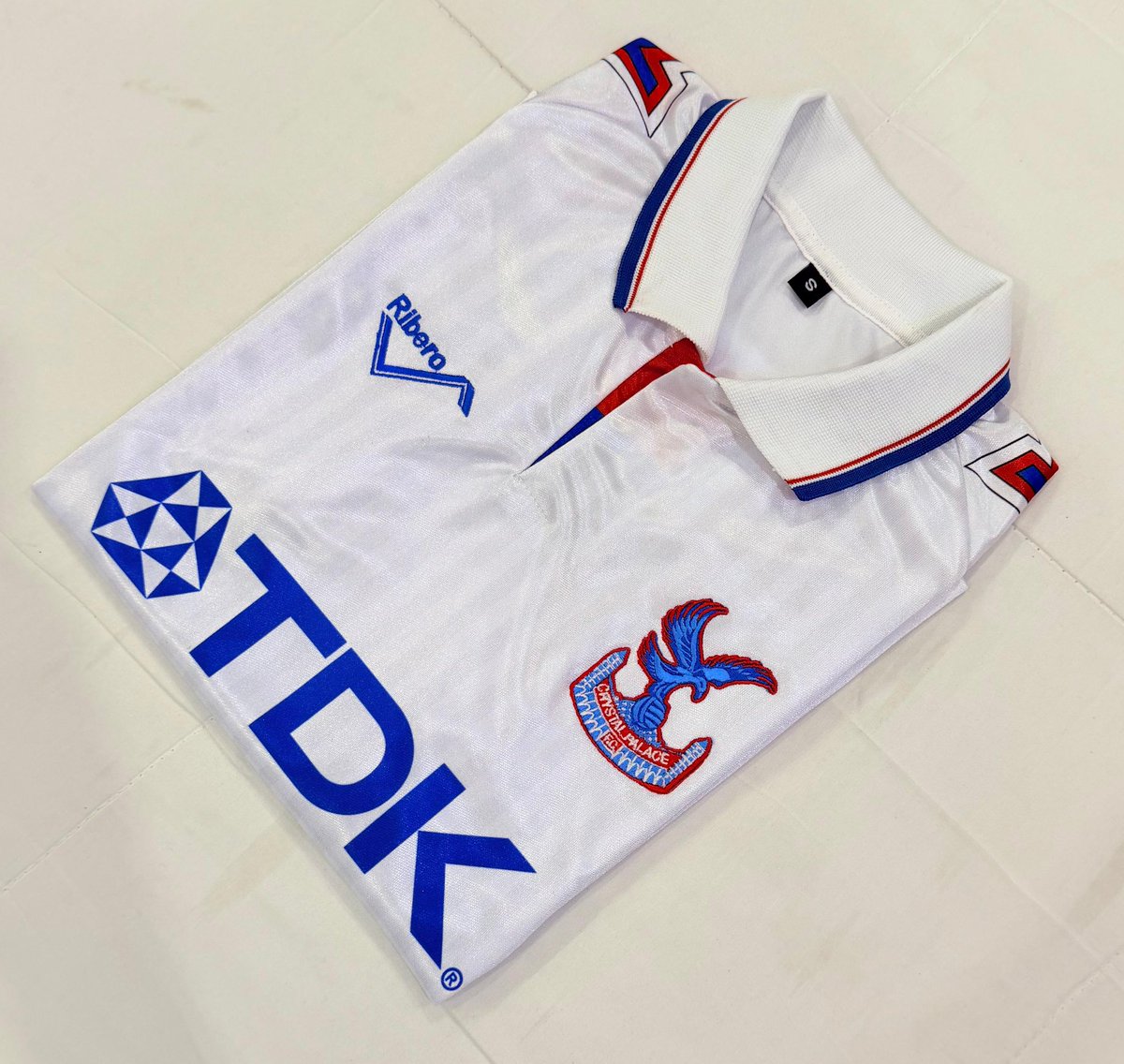 palaceretro1's tweet photo. ❗️AVAILABLE NOW ❗️

Order the 93/94 Away Shirt here -
https://t.co/VElcvoSbsi

Limited Edition - 50 available ✅ 

To win one Free:

• Repost 🔄

• Follow ❤️

•Comment size ⬇️

Winner announced after sale ends 

@PalaceReport 

#CPFC https://t.co/arh5LvkDvL