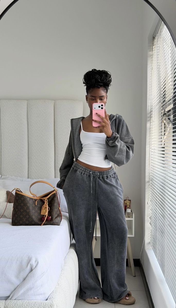 Mzrhemmy's tweet photo. Stone wash joggers and hoodie set

Sizes:S-XXL

🏷️:#35,000

Please kindly repost https://t.co/LuSWHVmtEu