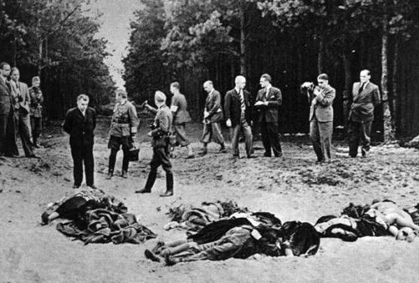 MilHistNow's tweet photo. Today in 1939, Nazi agents dressed as Polish troops fake a raid on a radio station at Gleiwitz on Germany's eastern border. Concentration camp inmates murdered by the Gestapo are laid out as casualties. Hitler uses the incident to justify invading Poland the following day. https://t.co/OsYmiEsJaD
