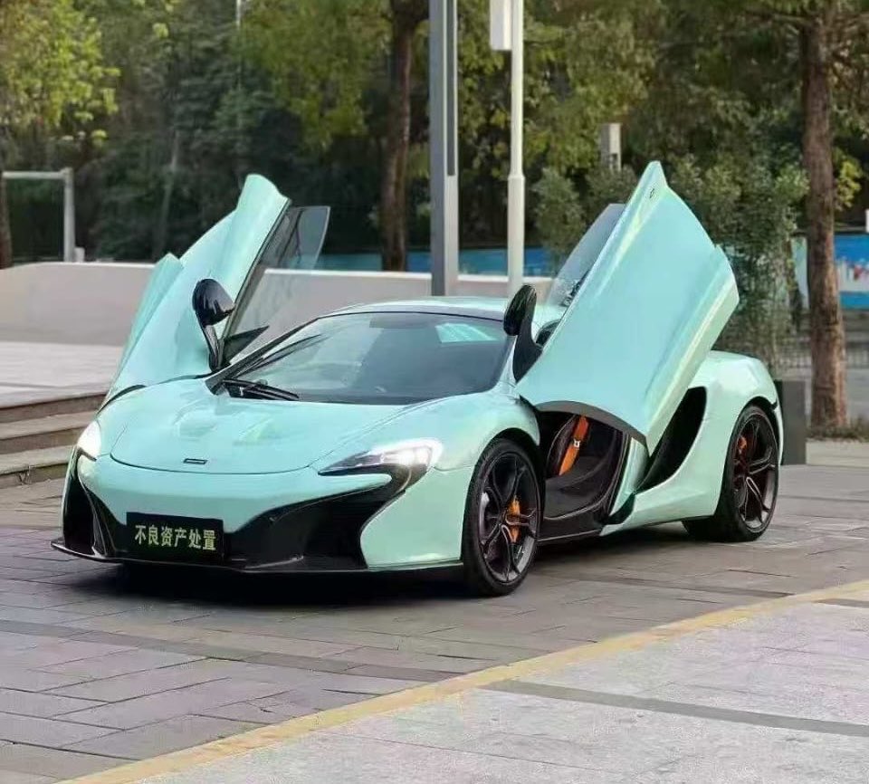 nolimitmiracle's tweet photo. 2014 McLaren MP4-12C Hardtop Convertible. 3.8T supercar V8 engine, 626 horsepower. Butterfly doors. 20-inch wheels. 

🏷️80m Naira 
Carbon-ceramic brakes. Starry sky top to your door step https://t.co/YGdE8XrIzH