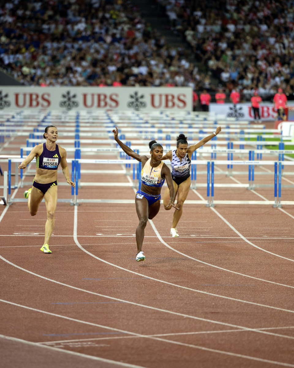 FloTrack's tweet photo. OH MY. MASAI RUSSELL. WORLD RECORD HOLDER.

After a perfect, undefeated season in the 100m Hurdles, Masai Russell puts together the race of a lifetime in Zurich, clocking a WORLD RECORD 12.09 (0.0).

Russell has owned the 100m Hurdles all season long, and now she has officially established herself as the fastest 100m hurdler in history.

📺 U.S. audiences can watch the Zurich Diamond League LIVE on FloTrack.

FloTrack’s #DiamondLeague and #ZurichDL coverage presented by @on_running and @FleetFeetSports 

📸 @daniellealakija