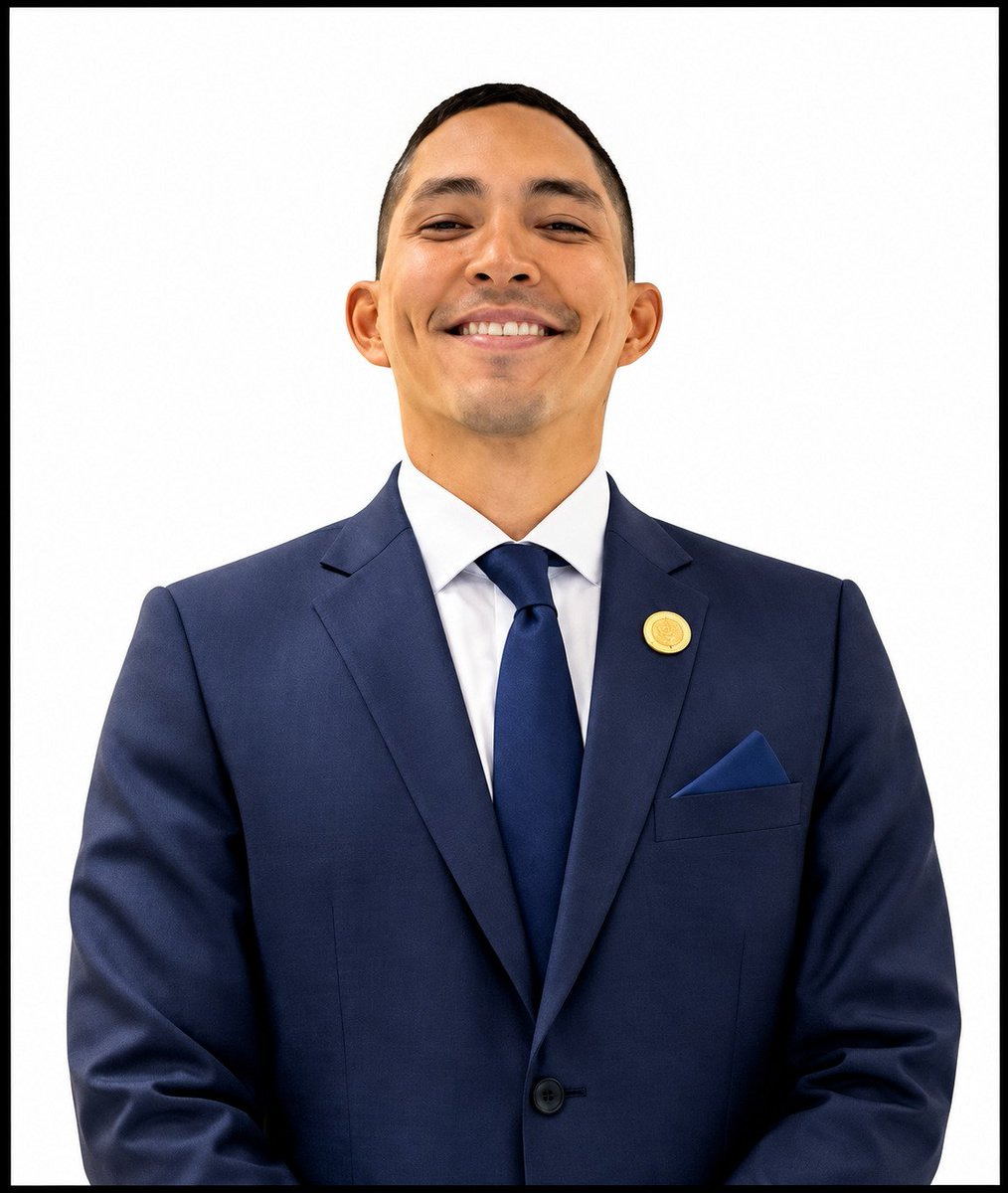 RC_oficial25's tweet photo. El CPCCS ya tiene su consejero para este 2027. 💪

Fernando Rafael Albuquerque, una persona humilde que incentiva la participación ciudadana de los jóvenes del 🇪🇨 

Cuenta con nuestro apoyo, en este gran proyecto, mis felicitaciones. https://t.co/Jxms6BctVU