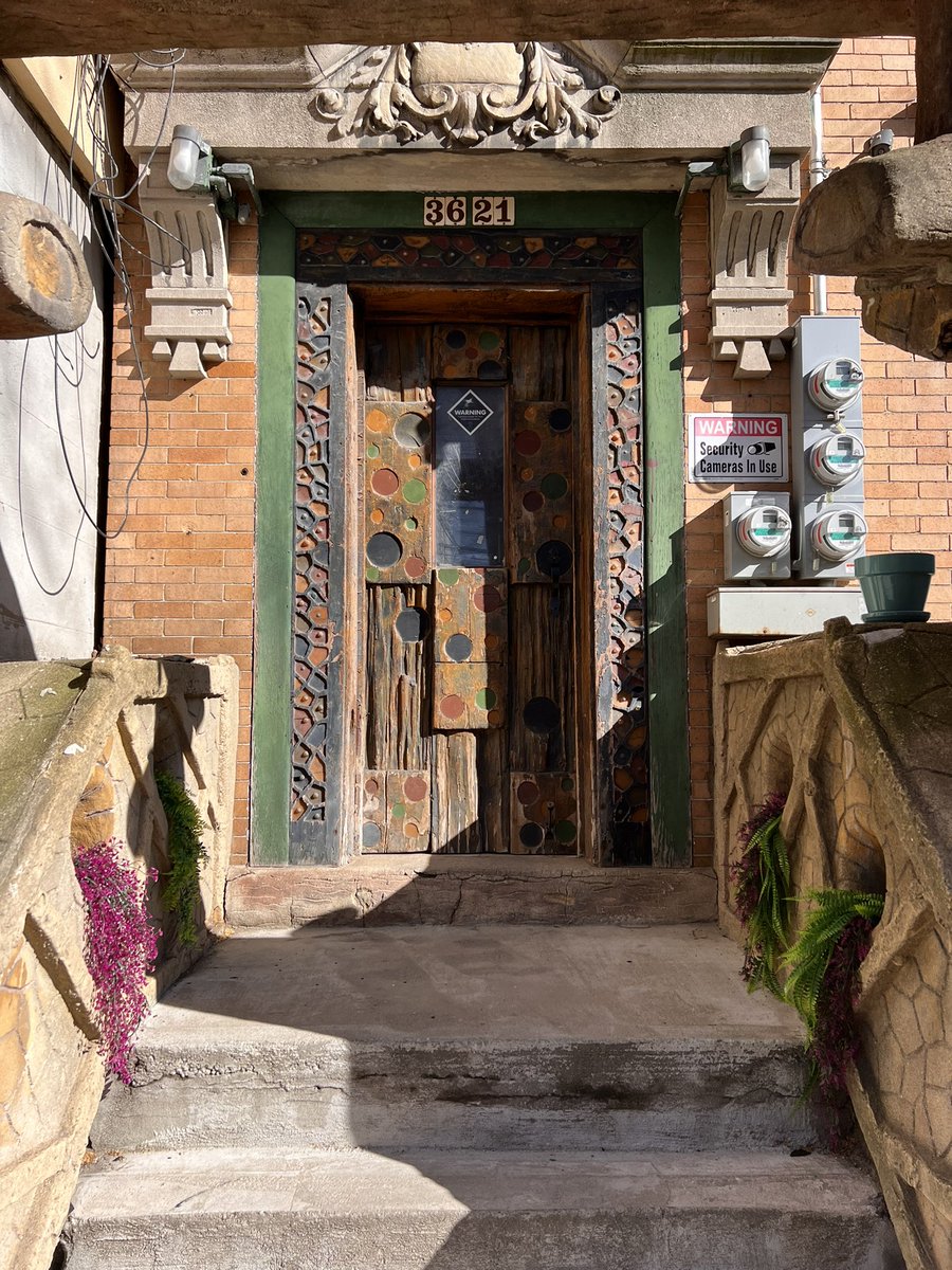 t1taniumsword's tweet photo. Do you ever miss a specific door… https://t.co/gTIbg6q6S6