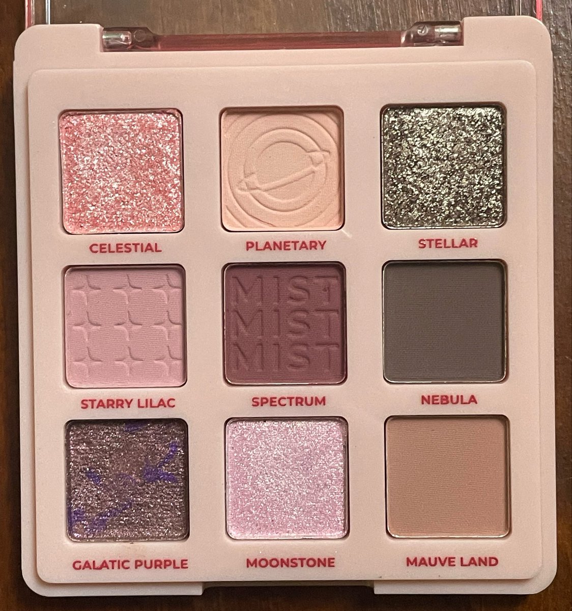 h111biscus's tweet photo. miren esta paleta de ruby rose a 7mil pesos crocantes me lo lloran las nenas revlon https://t.co/wFv1YH26xk