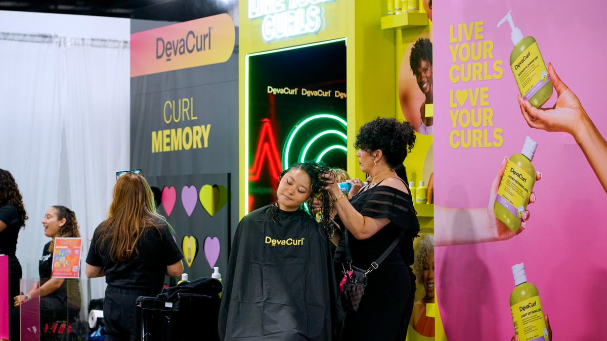 ExpoCCI's tweet photo. Good hair was definitely part of the dress code.✂️✨

Expo CCI was proud to help set the stage in Fort Lauderdale for all the hair magic, connections, and creativity to come to life.

Safe to say… this show was a cut above the rest.😉
#BTCShow #ExpoCCI https://t.co/yACP8KegsW