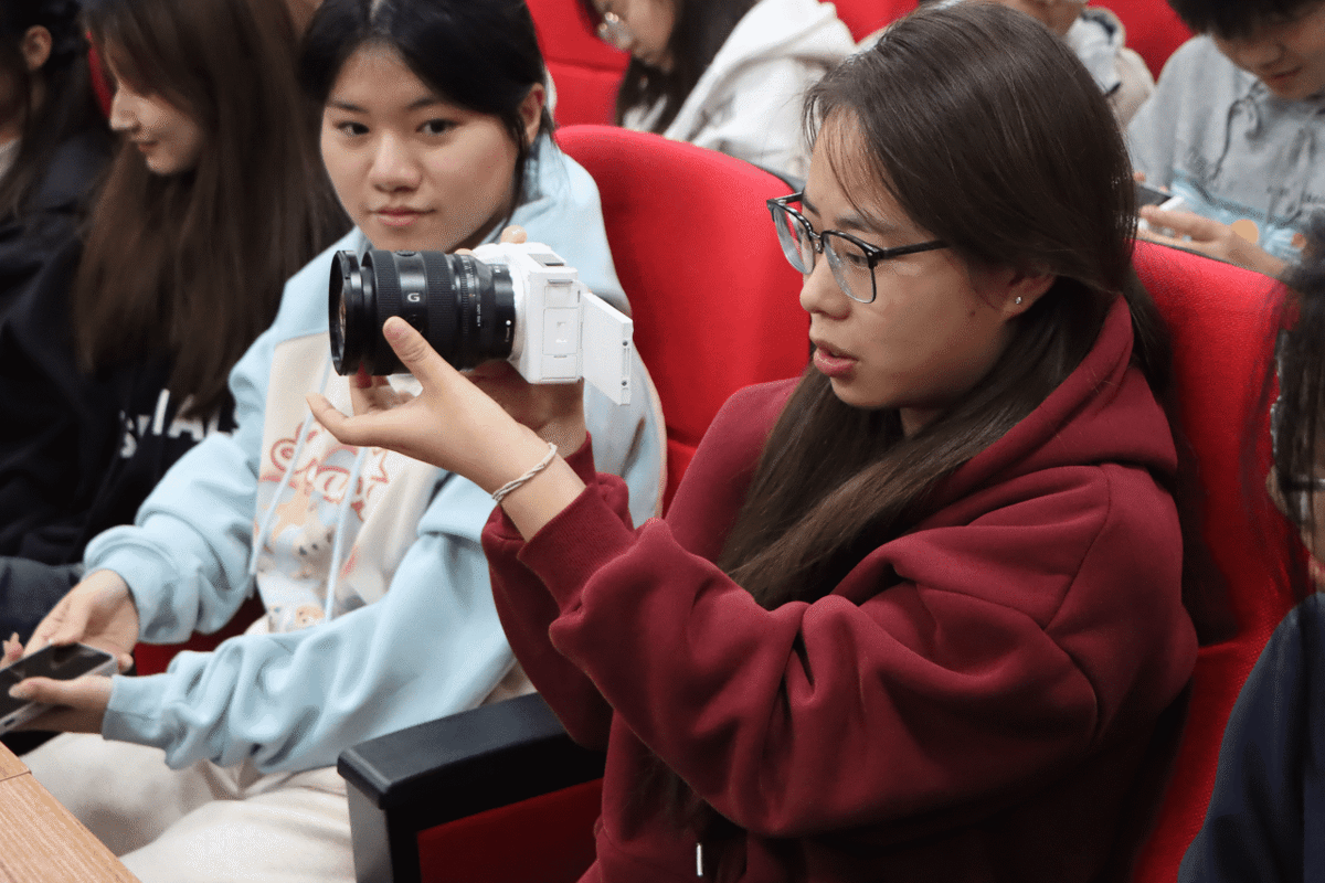 RyanWil80686647's tweet photo. Join our campus photography club this Wednesday 6PM for a free beginner-friendly workshop! Learn basic framing and snap great shots with peers—all skill levels welcome! https://t.co/F2QUuo31Hk
