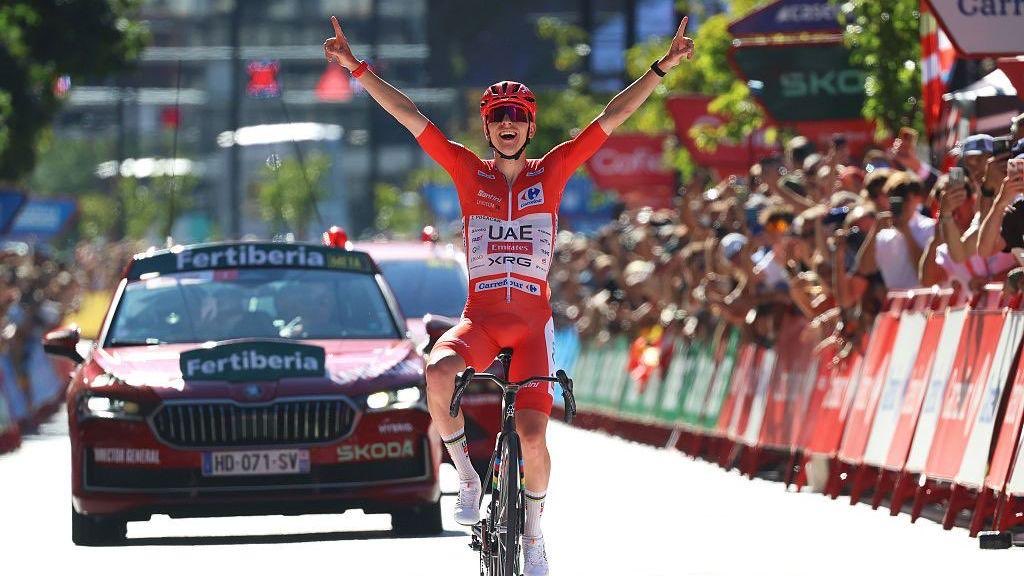 SDemely's tweet photo. Vuelta a España - Stage 7
⭐️⭐️⭐️⭐️⭐️ Pogacar
⭐️⭐️⭐️⭐️ Gall, Mas
⭐️⭐️⭐️ Roglic, Carapaz, Onley
⭐️⭐️ Widar, Kuss, Skjelmose, Tejada
⭐️ Debruyne, Cr. Rodriguez, Berthet, Vine, Martin

🃏T.H. Johannessen

#LaVuelta26 https://t.co/8qGyQS9zic