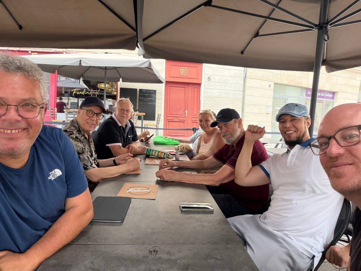 fichalons's tweet photo. C’est la rentrée politique pour le groupe LFI Châlons !

Réunis ce soir pour préparer la suite, avec une belle énergie militante et surtout un programme chargé !

 Planification de nos prochaines actions, mobilisation sur le terrain dans le cadre des élections présidentielles https://t.co/xBtDitHbLx