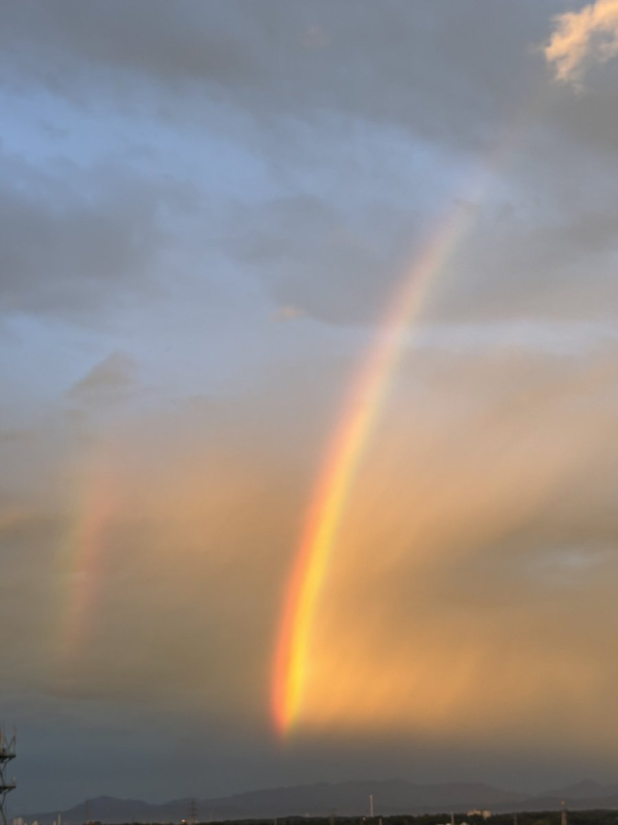 yumenamaco's tweet photo. 朝虹🌈🤩
#イマソラ #いまそら #虹　#ダブルレインボー🌈🌈 https://t.co/L8Z36EVQUO
