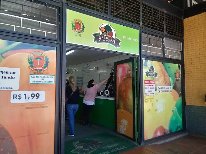 SoniaSalle78686's tweet photo. @ZeebroBrasil 1,99 é  nos terminais de ônibus, que é ainda mais barato e atende os trabalhadores. Verduras, legumes e frutas de ótima qualidade muito barato atende até as 8:00 da noite. https://t.co/igHMYLDiQH