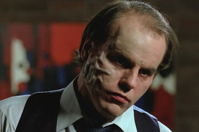 LeMarquePage's tweet photo. Scanners (1981)
Le film au gif  qui a sensibilisé bien du monde au gore. 
Le principal problème du film est d'avoir été suivi par un tas de chefs d'oeuvres de son réal, ce qui ternit un poil son statut culte. 
Et c'est vrai qu'il a pas mal de mou entre deux corps qui explosent https://t.co/kc6XyRPRUp