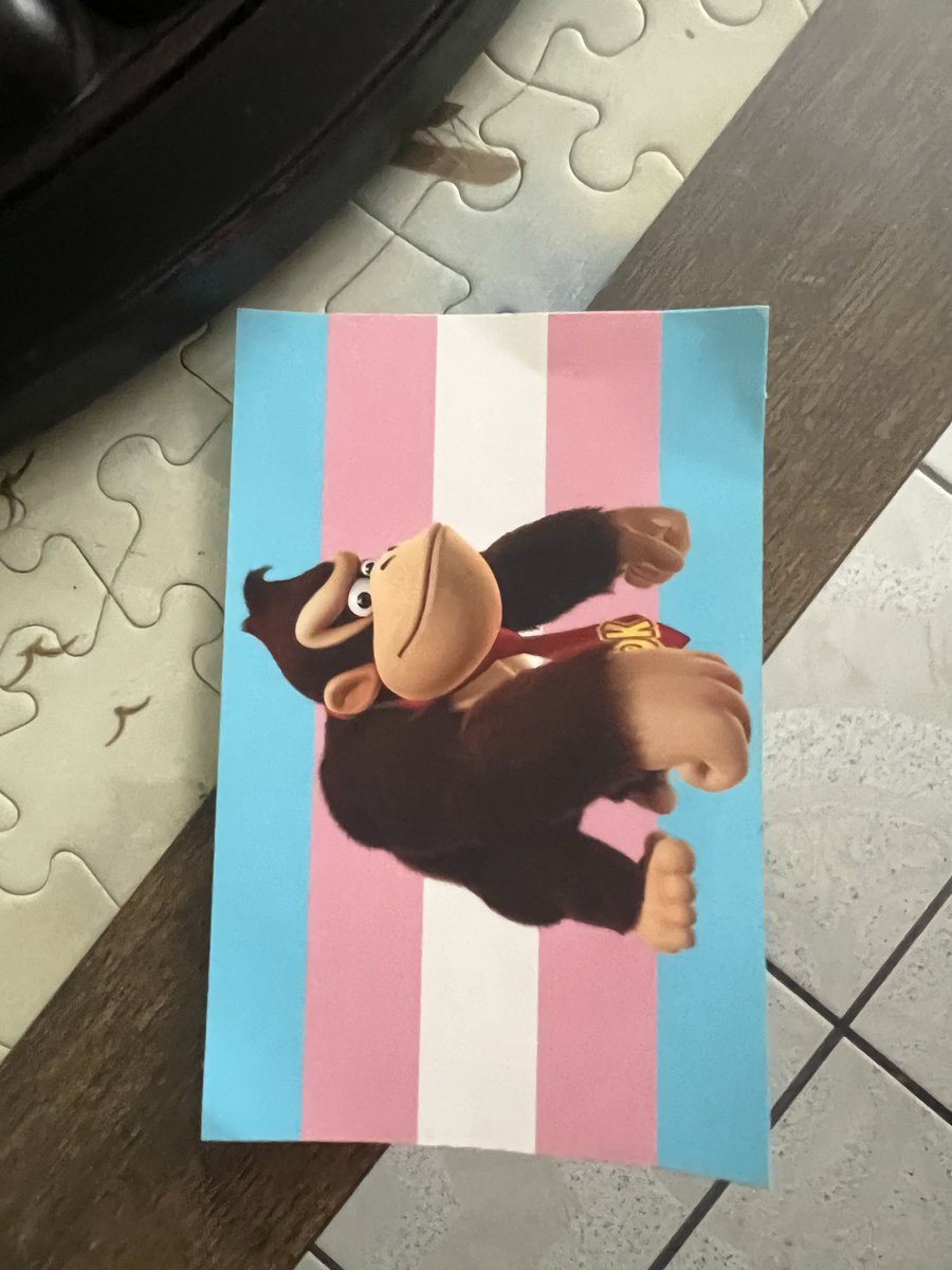 blne_azure's tweet photo. little brother left this on the coffee table is he telling me something https://t.co/5u3H4U7aWY
