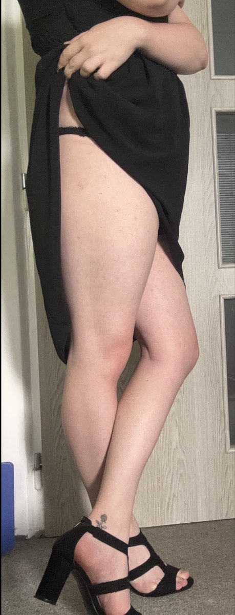 SissyKristyna's tweet photo. I love shaved legs 🥰 
#sissy #slut #legs #heels #softporn #dress #bitch https://t.co/nRjGyKtZPb