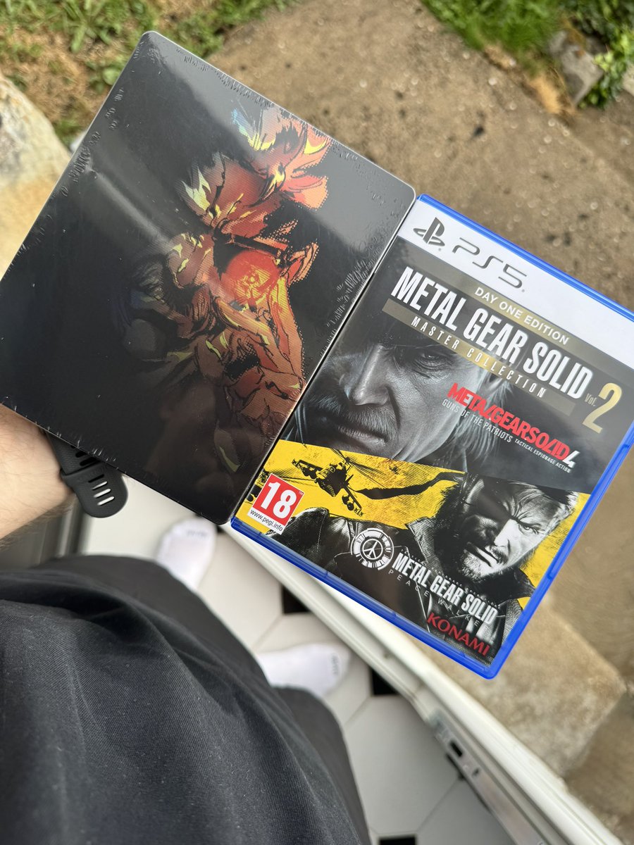 definitelybrad_'s tweet photo. Kept you waiting huh?

Yes! 18 years actually 😭

My most anticipated game of the year is finally here 👴🏻🐍❗️

Steel book and day 1 delivery from @Hitcouk 🫡

@KONAMIUK https://t.co/PjfE4mf6Y0