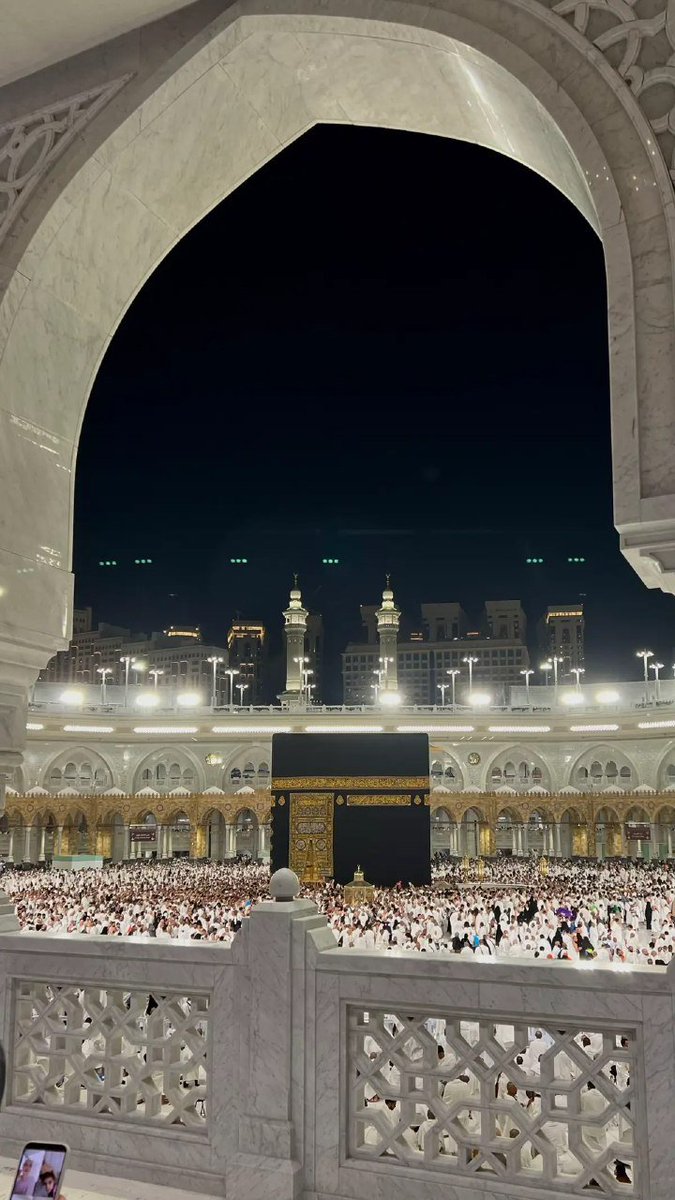 Anzi_Acm's tweet photo. قال النبيّ ﷺ: "لا تشدّ الرحال إلا إلى ثلاثة مساجد: المسجد الحرام، ومسجدي هذا، والمسجد الأقصى"

من الجهراء حتى مكة المكرمة قطعنا آلاف الكيلومترات ابتغاء مرضاة الله فـ الحمدلله على التمام
اسأل الله أن يتقبل منا ويغفر لنا ذنوبنا https://t.co/0QbtPJlHpC