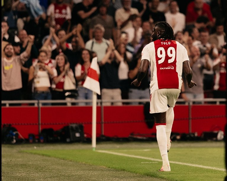 AjaxNewsZone's tweet photo. Grote meneer 👏🏼🤩
#ajasio #Ajax #UECL
📸 @AFCAjax https://t.co/SkoLVuBDY2