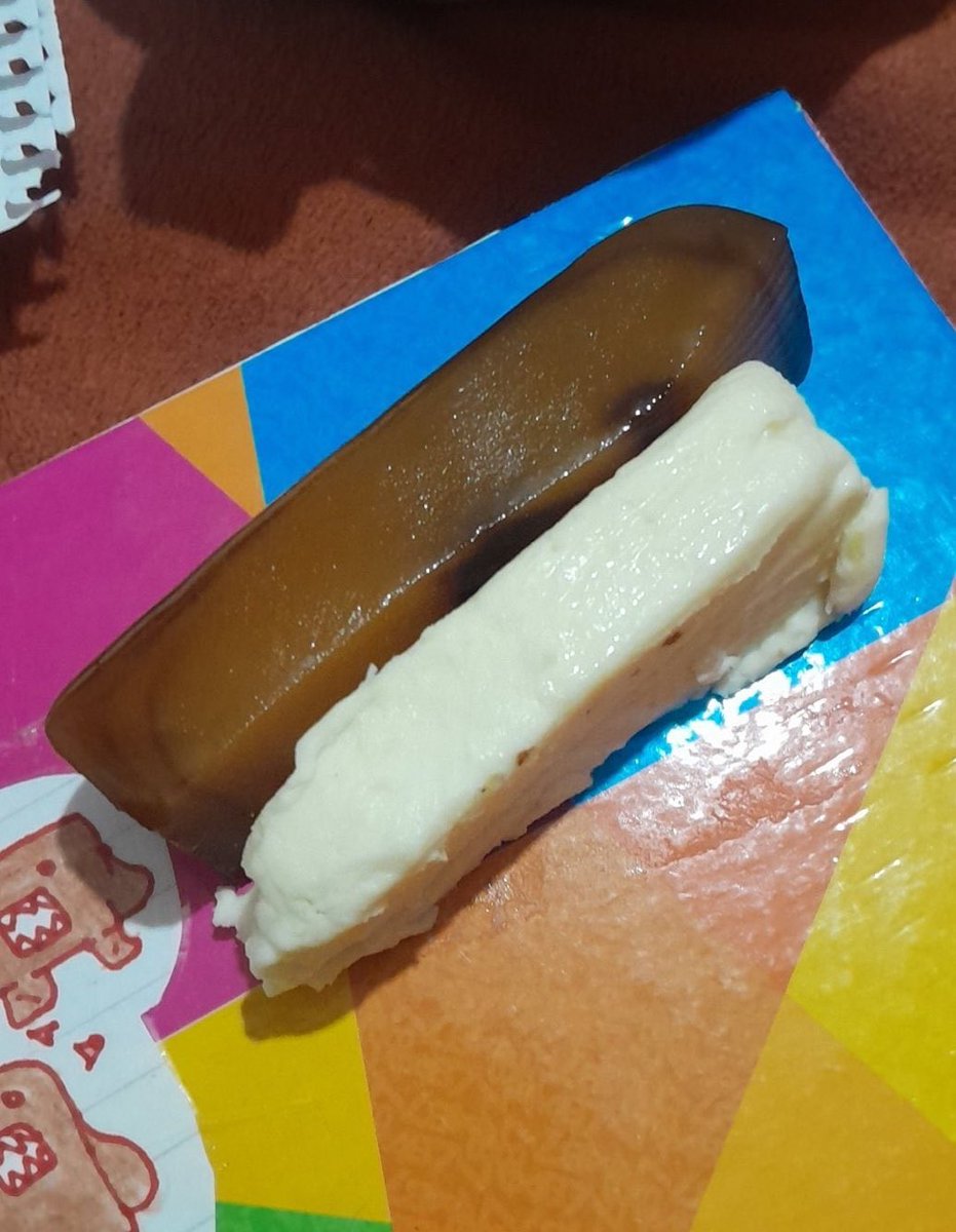 taetrolito's tweet photo. PUM ABRIS LA HELADERA SACAS BATATA CON QUESO PUM MANJARRR🤤🤤 https://t.co/40M6Vka7tF