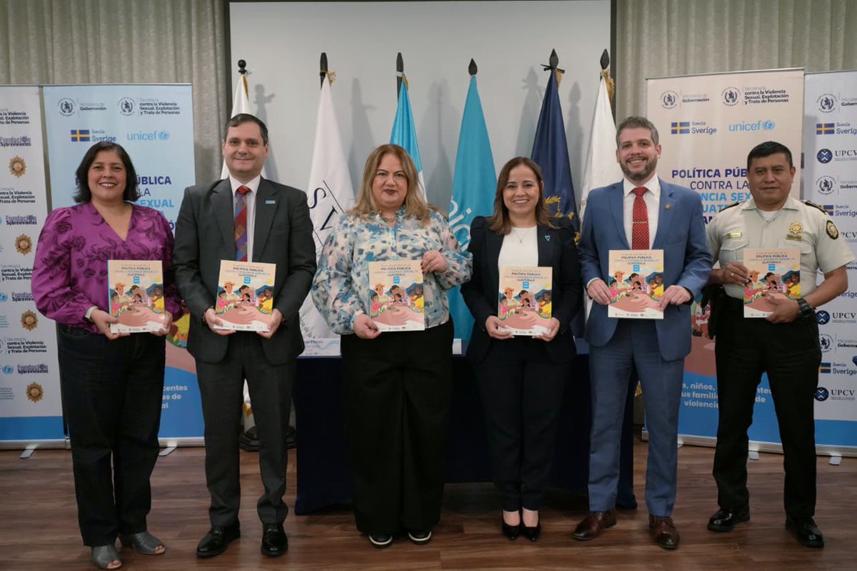 mingobguate's tweet photo. Representes de la #SGPD de la @PNCdeGuatemala, junto con personal de @UPCV_gt y @secretariasvet participan en el taller "Fortalecimiento de capacidades en el marco del plan de acción de la política pública contra la violencia sexual 2019-2029”, impartido por @UNICEF. https://t.co/qHnA31k60R