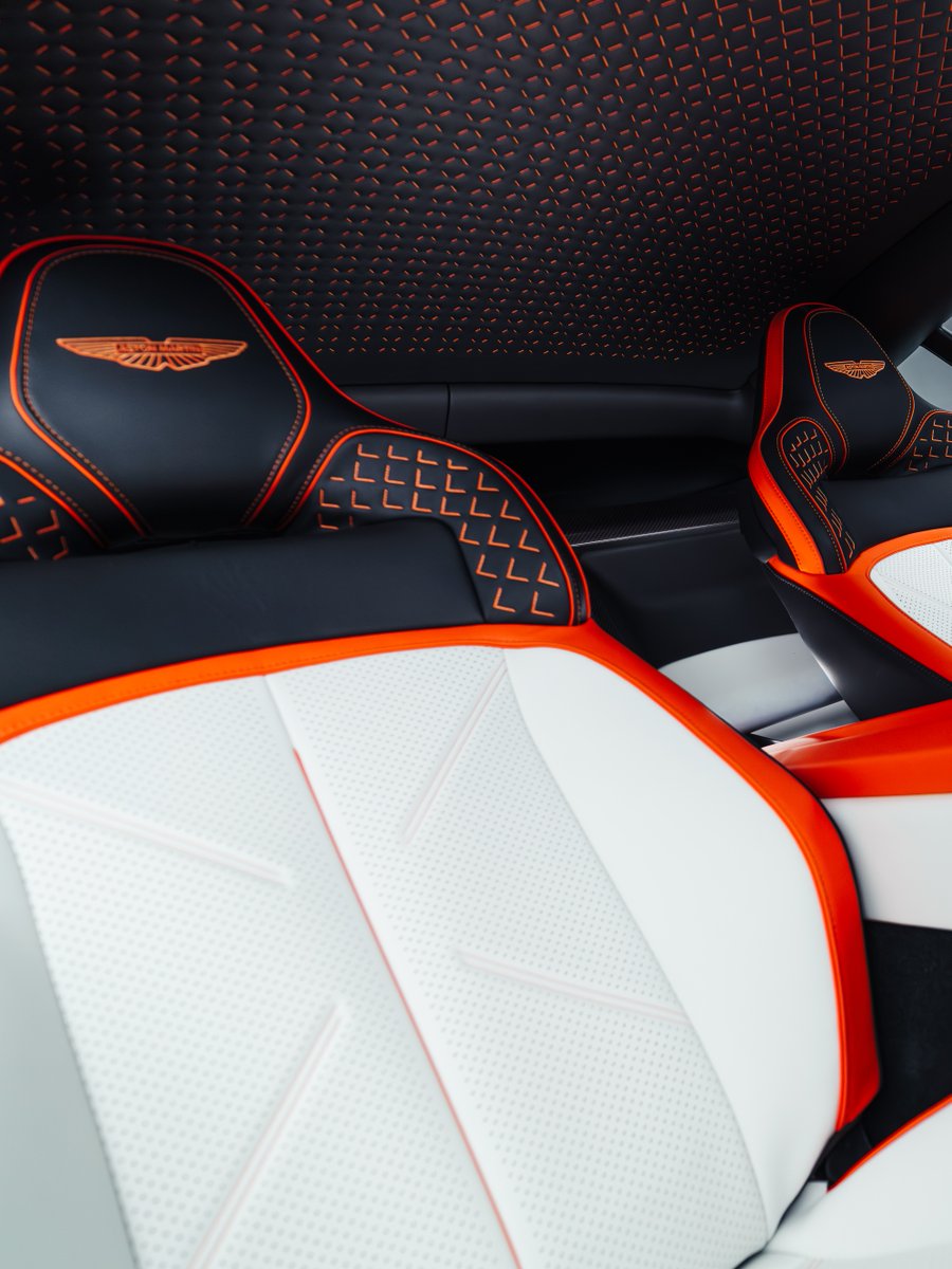 astonmartin's tweet photo. All in the details.

Valen’s fierce form is as captivating as the full carbon fibre body below. A technical masterpiece ensuring exceptional lightness, rigidity and agility.

Discover:  https://t.co/nmQ7oTO62g

#AstonMartin #Valen https://t.co/TDb31uSo7H