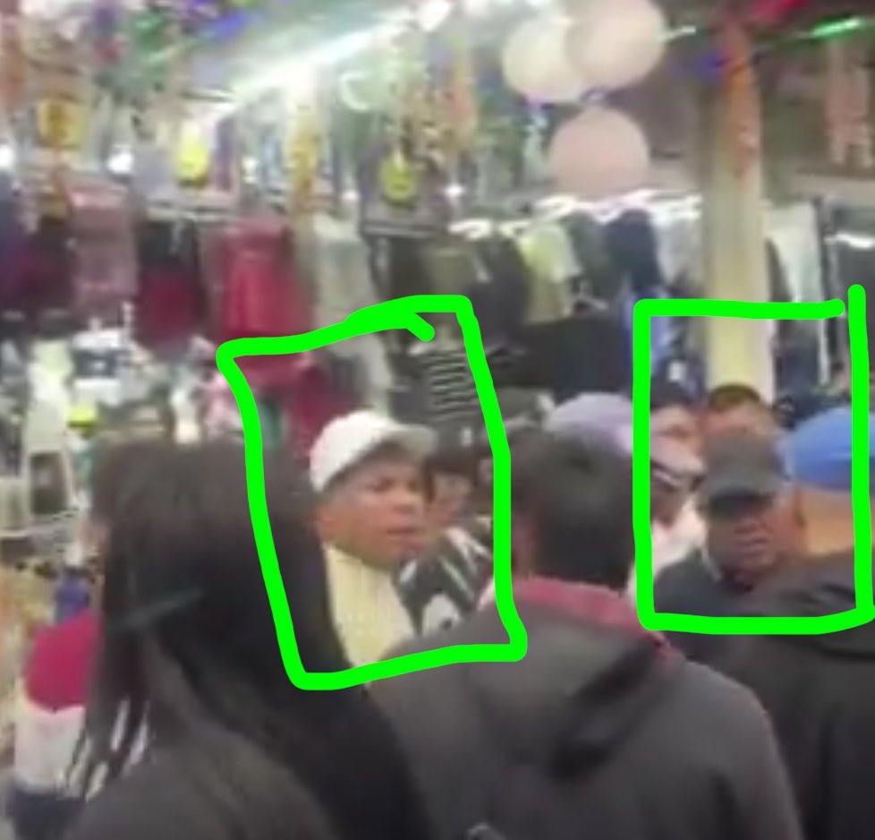 Nobita238490's tweet photo. @siete_letras @AlcCuauhtemocMx @SSC_CDMX El royer de Tepito y el parí  para cuando mandaron amenazar que donde supieran que comerciante los estaba poniendo pero pues nos tenemos que arriesgar de esta manera sino las autoridades no nos escuchan ustedes son nuestro medio para denunciar a estos abusivos https://t.co/KjDZlK978k