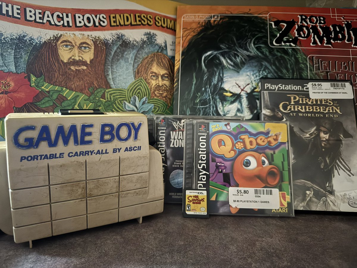 Awes0mem0hawk45's tweet photo. Got some pretty cool pick ups today, long live physical media!
#Ps1 #ps2 #Sony #RobZombie #Gameboy https://t.co/4aMC9Tj3oA