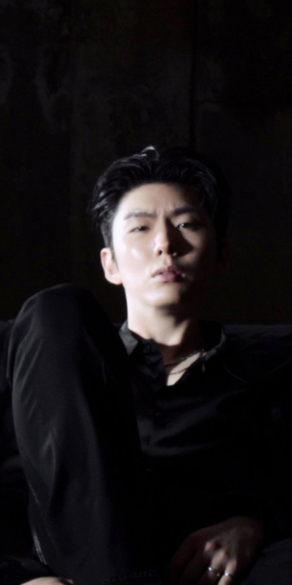 ghostofview's tweet photo. Idk but kihyun looks so funny here 🤭 https://t.co/zj05YpW7KO