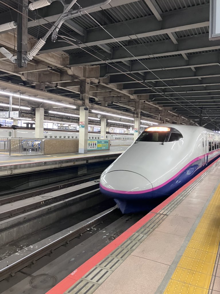 aruru1007's tweet photo. 友達お見送りに大宮来たらまさかのE 2きた w https://t.co/tbCibS2bQ3