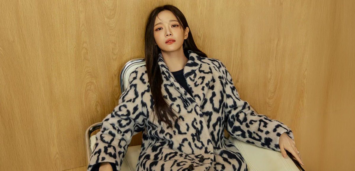 kpoppiemagazine's tweet photo. Architectural Instincts: How Kim Sejeong Rewrote the Global Idol Paradigm

The key light hits the studio floor at 400 lumens per frame, but Kim Sejeong doesn’t squint.

She stands in the center of the soundstage in Seoul—framed against an electric neon canvas—wearing a sharp, textured Longchamp wool coat, structured culottes, and leather boat shoes. It’s a silhouette that effortlessly balances Parisian heritage with raw Korean avant-garde energy. There is no posture rehearsed for safety, no manufactured modesty, no careful adherence to the passive idol handbook.

Dive into the full story + stunning shots @ https://t.co/1Nqp15SGaP - Kpoppie Magazine

#KimSejeong #김세정 #MarieClaireKorea #Longchamp #BHEntertainment #Kpoppie #KpoppieMagazine #KimSejeongFashion #SejeongLongchamp #KpopCoverStory #GlobalIcon #KpopFashion #KoreanStyle #KdramaStar #Sejeong2026 #FashionEditorial #OOTD #Longchamp2026 #KpopEditorial #Trendsetter #DigitalCover #ViralTrends #KpopTrends #HallyuWave #PopCulture