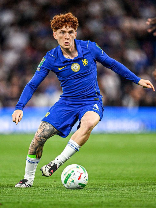 AlbicelesteTalk's tweet photo. Colo Barco was getting booed today during Chelsea vs Luton, presumably by Luton fans, just because Argentina beat England at the World Cup.

The funniest part is that Barco didn’t even play a single minute in that game.

I’ve never seen a country take one defeat this badly. The meltdown is unbelievable.