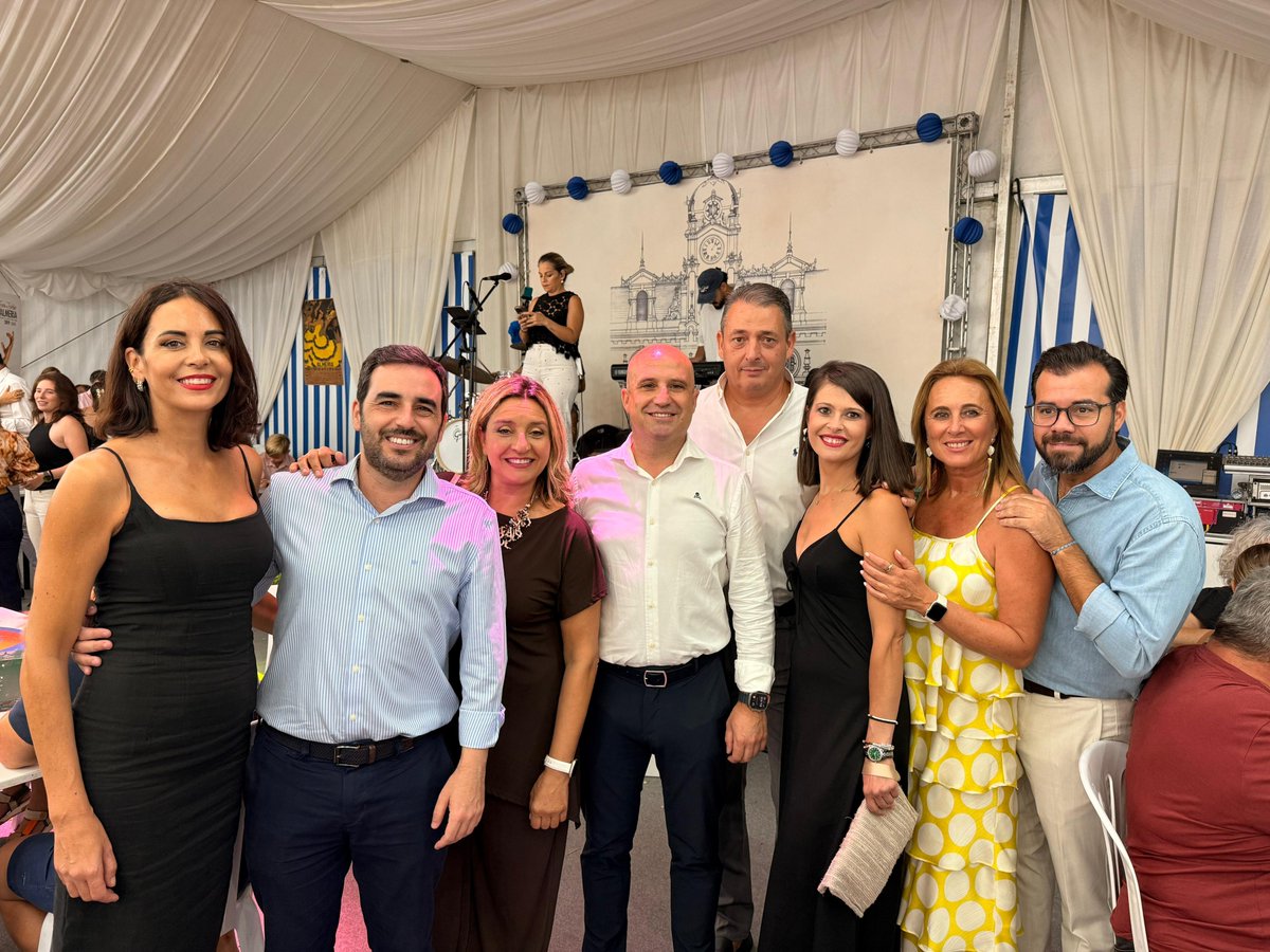 garciaalcainapp's tweet photo. ¡Gran noche de Feria de Almería junto a nuestros afiliados del @PP_Almeria! Gracias a todos por el cariño, compromiso y sumar siempre. Sois la base y el alma del partido. 

​Cerramos la jornada ensalzado nuestra tierra y la Feria de la ciudad en Almería TV e Interalmeria TV. 📺 https://t.co/Yzzr33SzSh