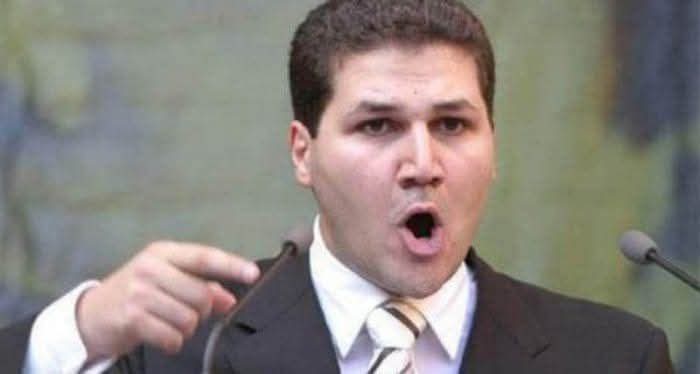 resistance_leb's tweet photo. 😁 شيخ الشباب وطربونة الإنعزالية وقدوة شيعة السفارات نديم الجميّل:
إذا بتقولوا بشير إجا عالدبابة الإسرائيلية، مفروض تقولوا كمان جوزيف عون إجا عَ الطيارات الإسرائيلية.
#الصراحة_معو_حق https://t.co/JPXK3Kx35B