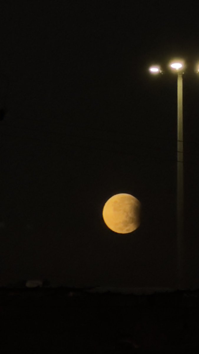 i9iirv's tweet photo. تصويري لخسوف القمر الجزئي عام 2024 لو تلاحظون ان الخسوف كان الموافق 15 ربيع الاول 1446 اي نفس تاريخ اليوم ونفس الوقت سبحانك ربي إني كنت من الظالمين https://t.co/vu4KzCbD4Z