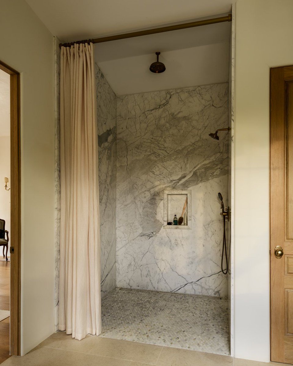 nuanceinteriors's tweet photo. Bathing, dressing, and storage are separated into their own zones, so two people on different schedules are never waiting on each other.

Photo: Andrew Giammarco

#InteriorDesign #EstateDesign https://t.co/hlCyA4N5nC