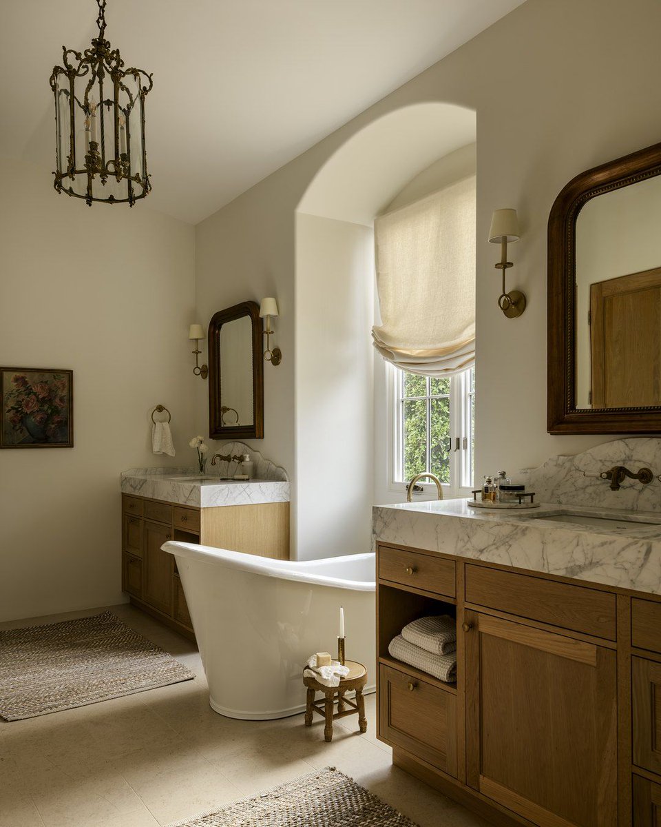 nuanceinteriors's tweet photo. Bathing, dressing, and storage are separated into their own zones, so two people on different schedules are never waiting on each other.

Photo: Andrew Giammarco

#InteriorDesign #EstateDesign https://t.co/hlCyA4N5nC