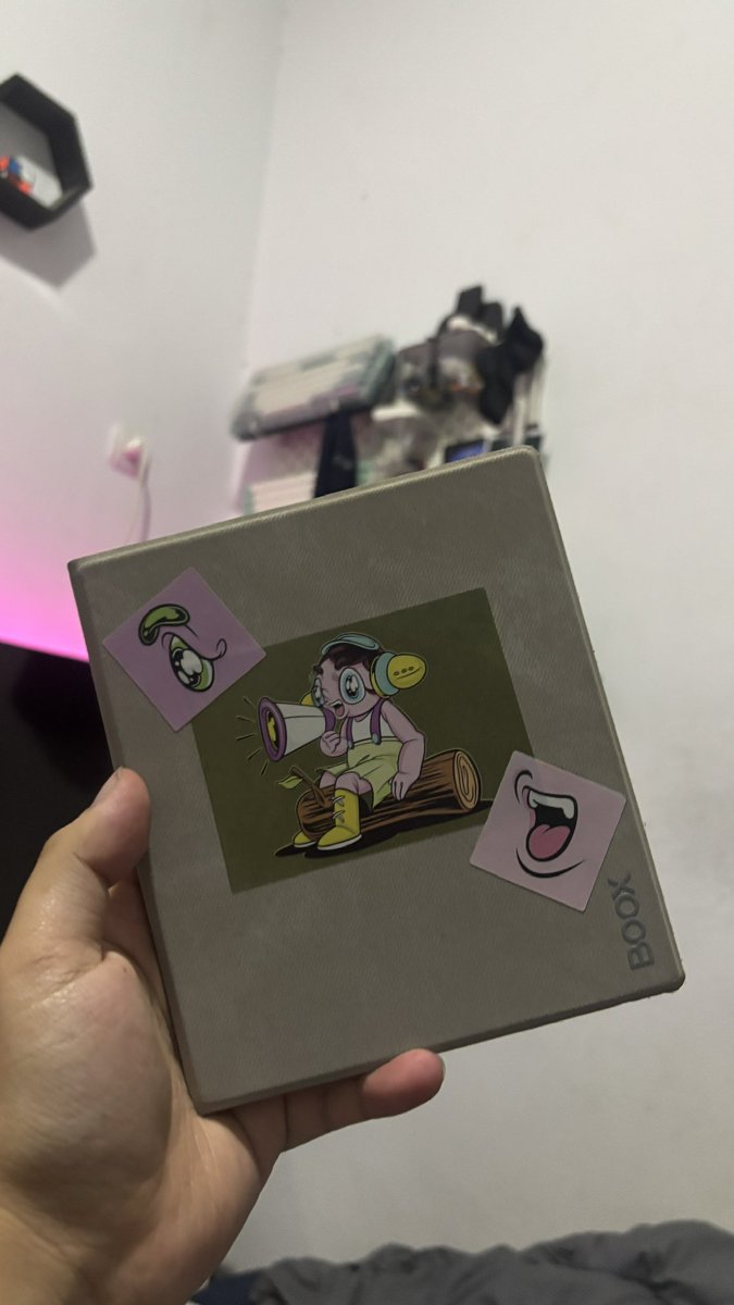 aldijav_'s tweet photo. guys, aku lg jual Onyx Boox GO 7 masih mulus pemakaian, karena sudah upgrade

jadi jarang terpakai, bisa oren juga, lokasi didepok yaaa harga 4.2 https://t.co/IRfASwoIUS