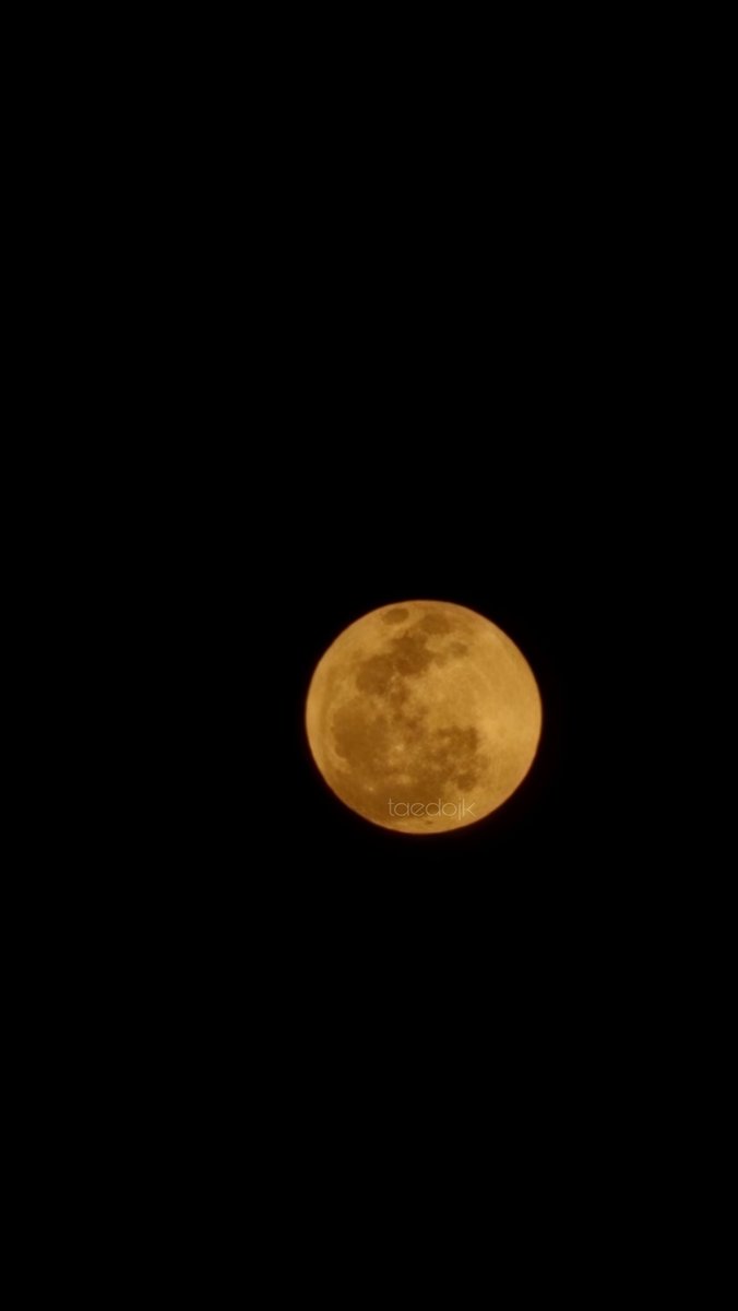 taedojk_'s tweet photo. Acompanhando o Eclipse de hoje 🌘 https://t.co/cepk1nYOuU