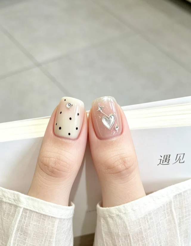 Ndimenivv's tweet photo. 好美呀！好喜欢的秋冬美甲💅🏻 #互关 #互fo #互粉 https://t.co/58eqKWIpMU