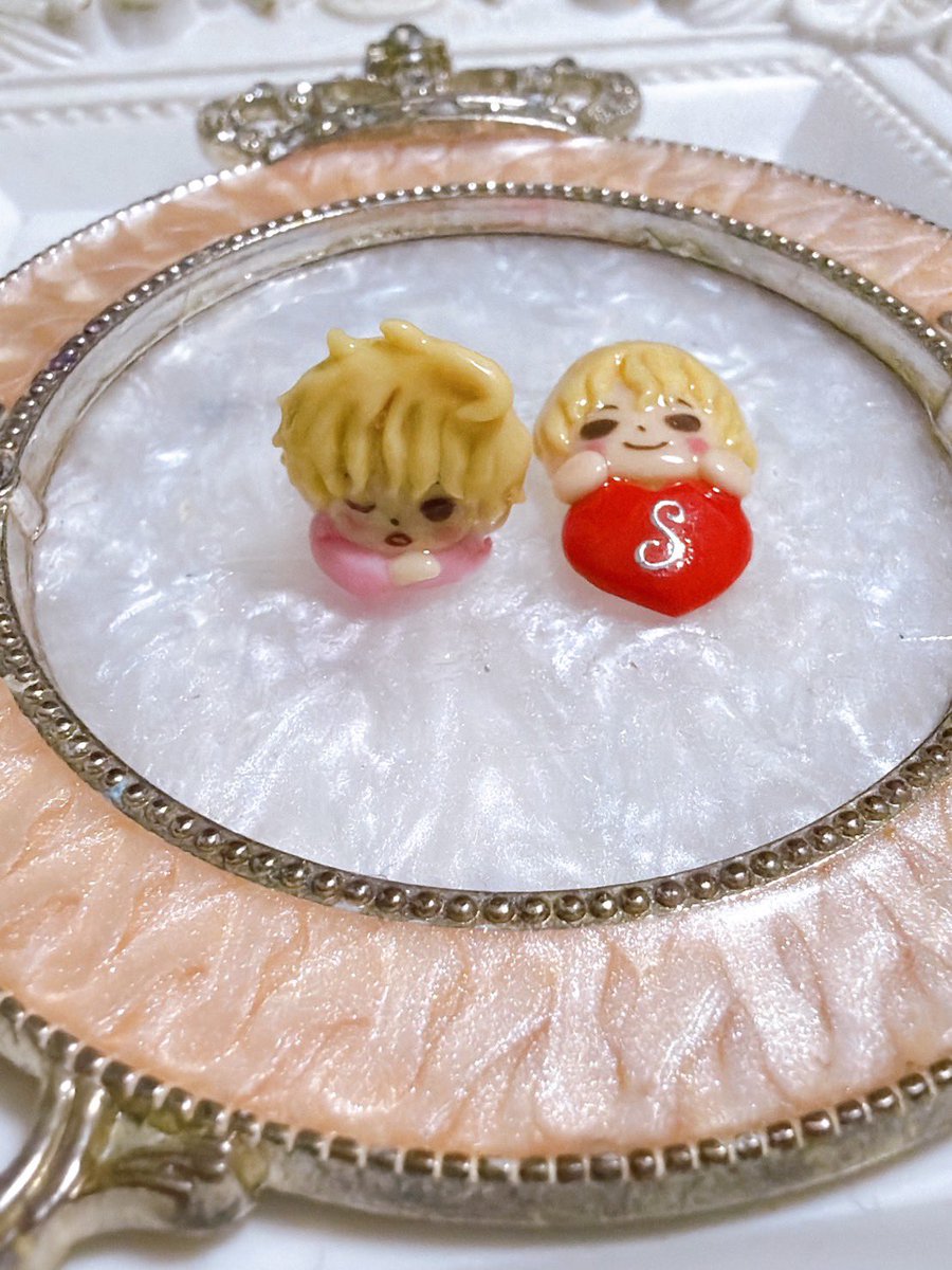 mao427mao's tweet photo. めためたに可愛いシロセさんのネイルパーツ♥ミニシロセさん爪に付けてライブ行く〜🥰楽しみ🥹 https://t.co/KMiOo8I9kA