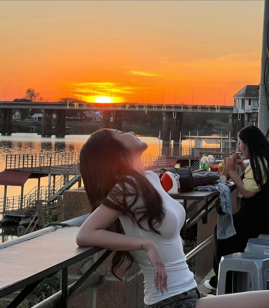 DominickPecy's tweet photo. ふと立ち止まることすら許されないような時の流れに、少しだけ疲れているのかも。ただ存在していることの重さを、今の自分は支えきれていない気がする。 https://t.co/wA3iLo5eVF