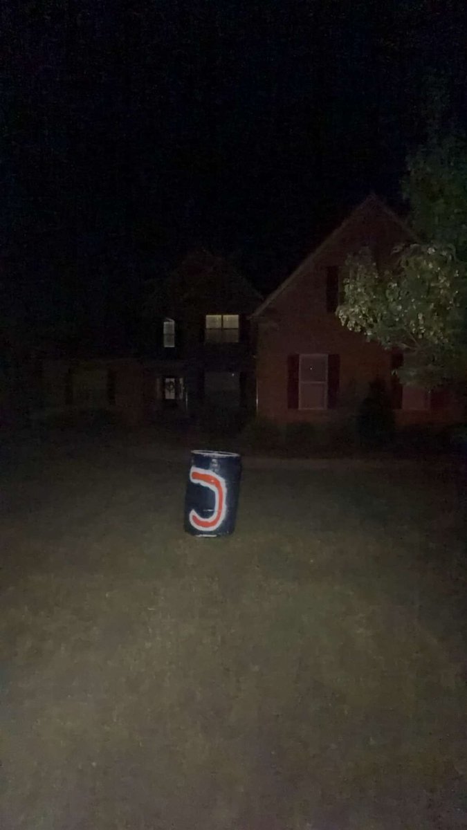 SiegelBarstool's tweet photo. Hint #4 @Leaderjohnb We know you come here often #FreshmanSlayer #GabbyWoods https://t.co/UjSV7Df5Bf