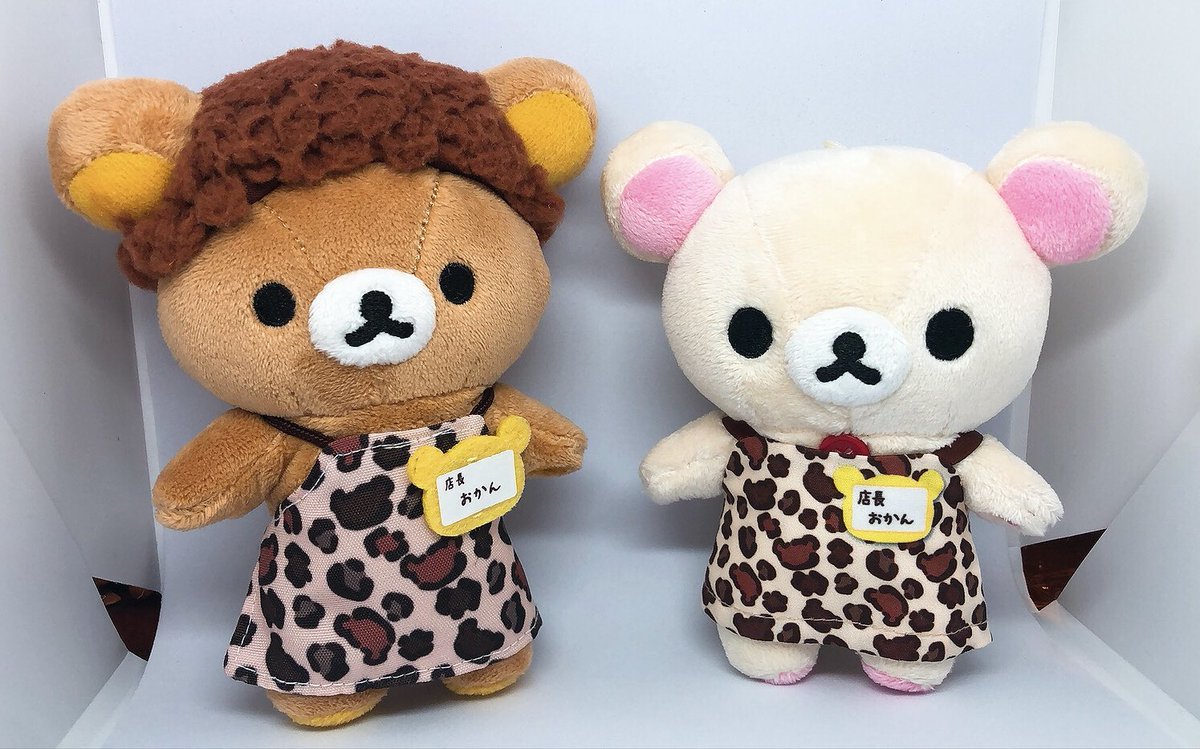 romeobossa's tweet photo. 公式ではおでかけぬい推奨ですが他のコたちにも付けて貰いました。

モデル:ぶらさげぬいコリさん
問題なくフィットします👍

🐅「鏡見とるみたいやなー！」

さて、次の検証しますね… https://t.co/SoApAPgVRd