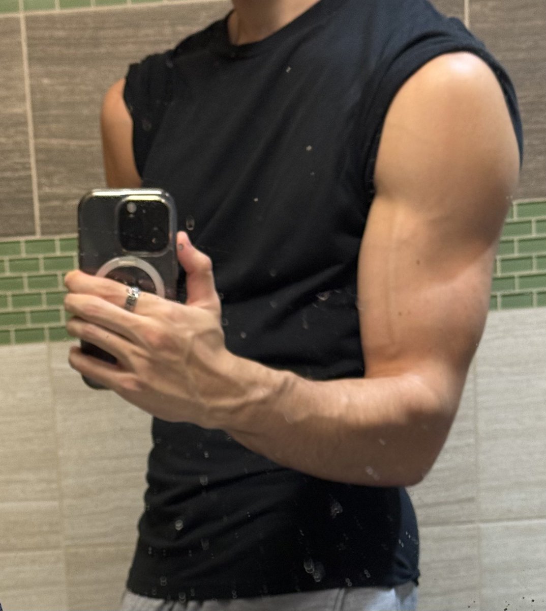 winterayyw's tweet photo. moothunt #3 #promotwt #moothunt

𓆩 ⊹ winter ⊹ 𓆪
⊹ things i like ⊹
⋆ POKEMON, roblox, mc, deltarune, fn
⋆ one piece, re:zero, gachiakuta, jjba
⋆ indie, hyperpop, rock, jpop
⋆ urbex, nature, liminal spaces, angels

♡ or ↻ 4 moot!
#musictwt #animetwt #discordtwt #pkmntwt https://t.co/qrzj9cv5bq